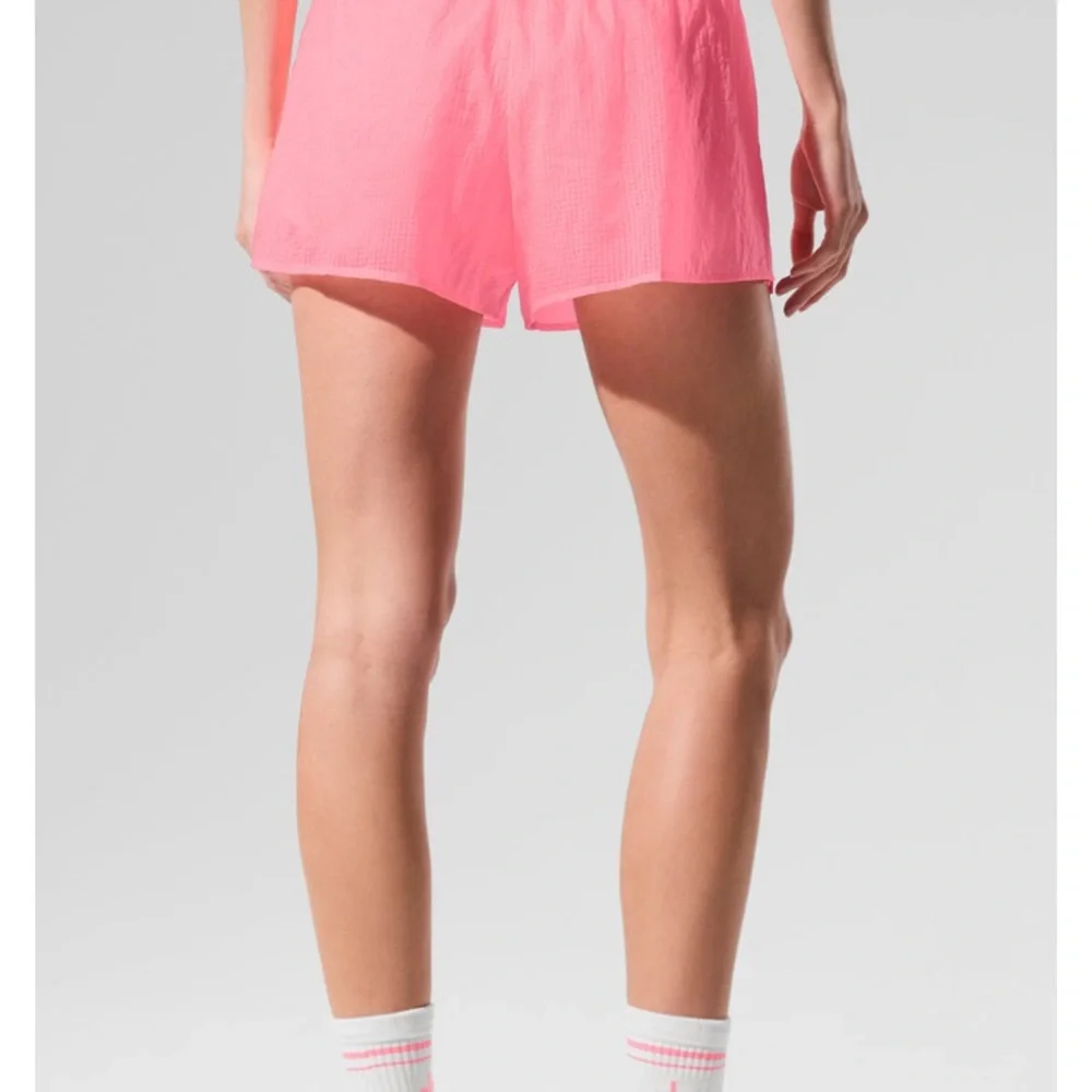NWT AUTHENTIC ALO YOGA Bubblegum Pink GAME TIME SHORTS SAME DAY SHIP! - Picture 5 of 9